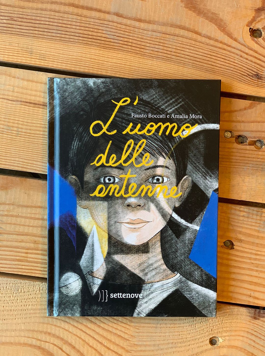 L’uomo delle antenne | settenove edizioni